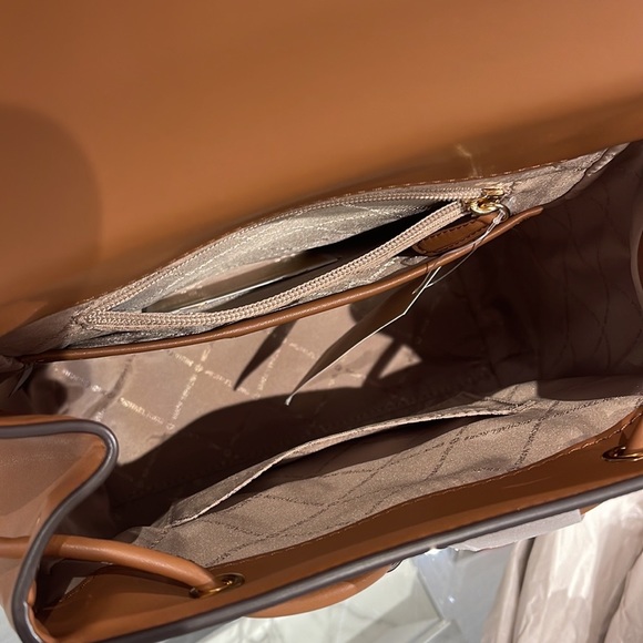 Michael Kors Backpack Bag Phoebe Medium Flap Drawstring Backpack 
Brown 
NWT - Picture 8 of 16